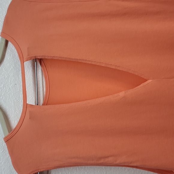 Fabletics Keyhole Tank top - Picture 4 of 6